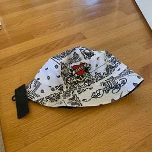Ed Hardy BNWT reversible bucket hat